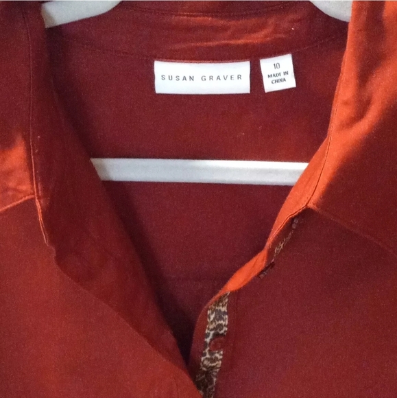 Susan Graver  Button Up Blouse, Animal Print Accents A269218 Size 10 Burgundy - Picture 4 of 7